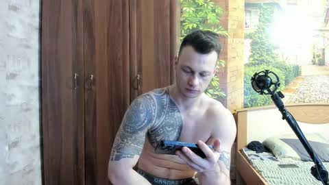 Eric online show from 12/15/25, 01:10