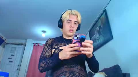 eric_twink18 online show from 01/18/26, 04:38