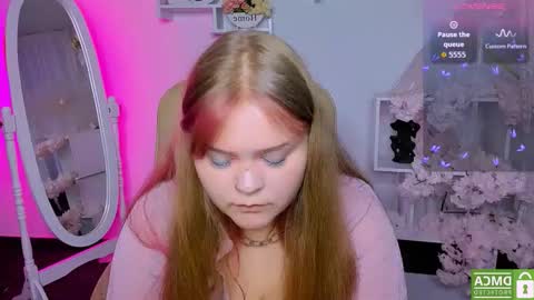 erica_love_ online show from 09/25/25, 07:12