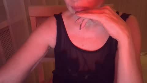 erica_lynn online show from 04/15/26, 07:58