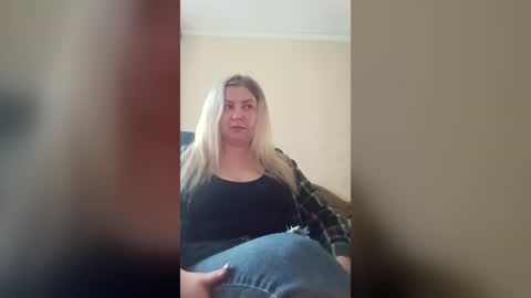 Erica online show from 06/12/26, 02:27