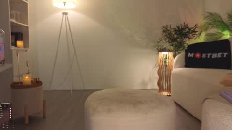 Snapshot of ericamiracle15 chatting on 12/08/24, 12:18 Call me Erica online show from 12/08/24, 12:18