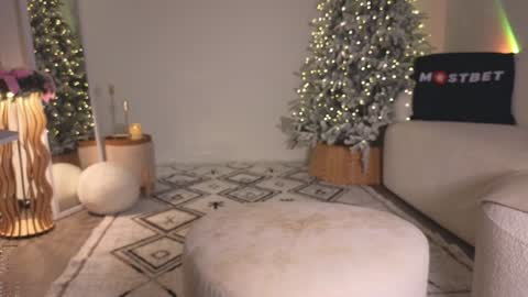 Snapshot of ericamiracle15 chatting on 12/23/24, 09:05 Call me Erica online show from 12/23/24, 09:05