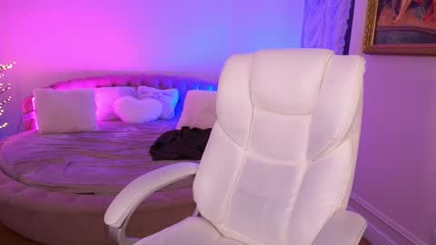 Erica online show from 01/05/26, 05:27