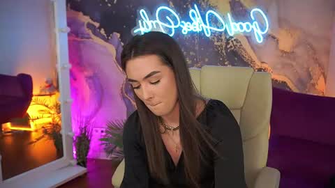 Erica online show from 06/18/26, 02:54