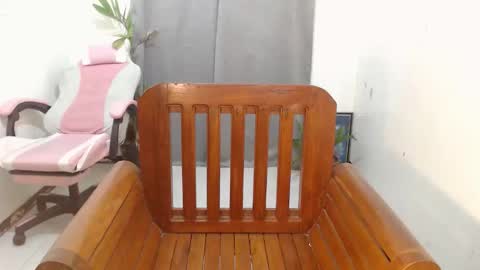 ericaxox1 online show from 04/18/26, 10:08