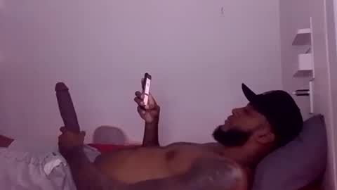 Snapshot of ericbuck chatting on 01/02/25, 08:02 Eric Buck online show from 01/02/25, 08:02