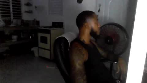 Snapshot of ericbuck chatting on 03/05/25, 12:49 Eric Buck online show from 03/05/25, 12:49