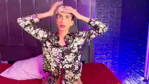 Snapshot of erick_velveth chatting on 11/17/25, 02:06 erick online show from 11/17/25, 02:06