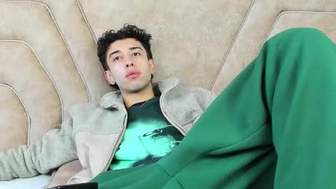 Snapshot of erickblaze_wm chatting on 02/12/25, 12:33 Erick online show from 02/12/25, 12:33