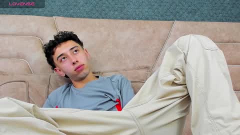 Snapshot of erickblaze_wm chatting on 02/19/25, 05:16 Erick online show from 02/19/25, 05:16