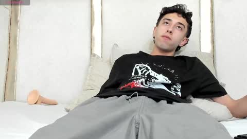 Snapshot of erickblaze_wm chatting on 02/24/25, 08:36 Erick online show from 02/24/25, 08:36