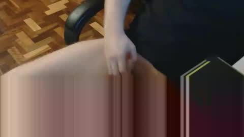 Snapshot of erickblink chatting on 09/22/25, 03:52 erickblink online show from 09/22/25, 03:52