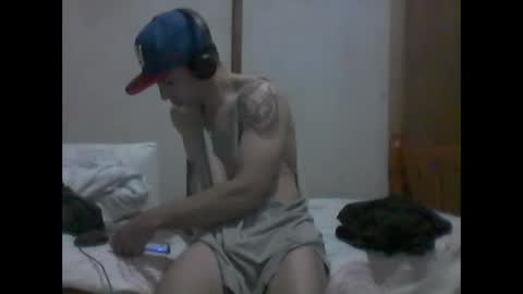 Snapshot of erickfitnes chatting on 09/12/25, 02:33 Masturbation online show from 09/12/25, 02:33