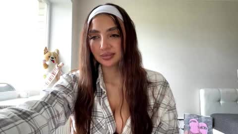 Vanessa online show from 05/15/26, 06:42