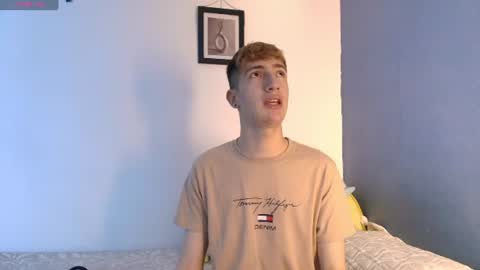 Snapshot of erik_golden_ chatting on 06/15/26, 08:33 I am Erik online show from 06/15/26, 08:33