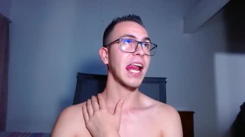 Snapshot of erik_rodriguez chatting on 10/08/25, 11:13 Erik rodriguez online show from 10/08/25, 11:13