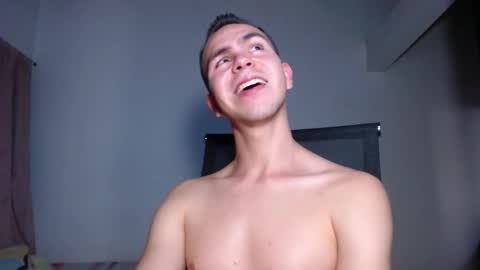 Snapshot of erik_rodriguez chatting on 10/16/25, 11:17 Erik rodriguez online show from 10/16/25, 11:17