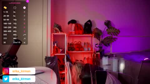 Erika      online show from 03/11/25, 04:51