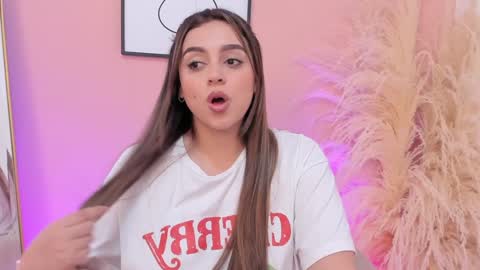 Erika Mendez online show from 02/04/25, 06:49