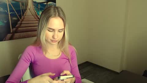 Erika online show from 12/06/24, 01:11