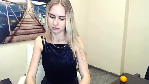 Erika online show from 12/09/24, 03:54