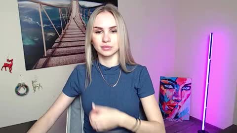 Erika online show from 12/19/25, 01:18