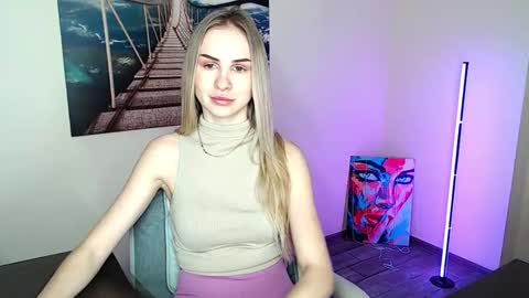 Snapshot of erikagavin chatting on 02/19/26, 01:18 Erika online show from 02/19/26, 01:18