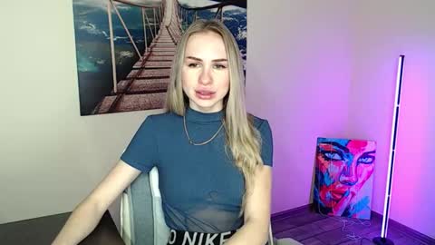 Snapshot of erikagavin chatting on 02/23/26, 01:19 Erika online show from 02/23/26, 01:19