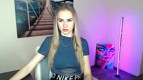 Snapshot of erikagavin chatting on 02/25/26, 01:21 Erika online show from 02/25/26, 01:21