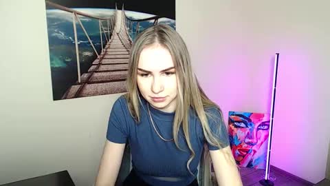 Snapshot of erikagavin chatting on 04/10/26, 11:48 Erika online show from 04/10/26, 11:48