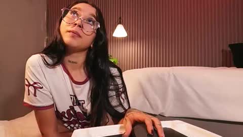 Eri  online show from 03/04/26, 08:37