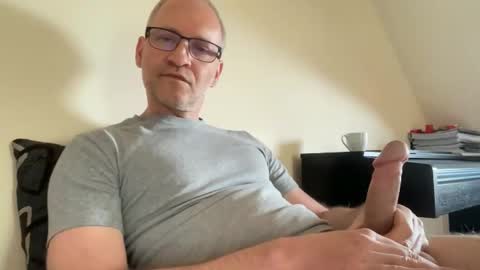 Snapshot of erikwant2 chatting on 04/28/26, 08:52 erikwant2 online show from 04/28/26, 08:52