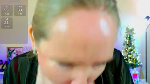 Snapshot of erinmilk chatting on 01/13/26, 05:40 Erin online show from 01/13/26, 05:40