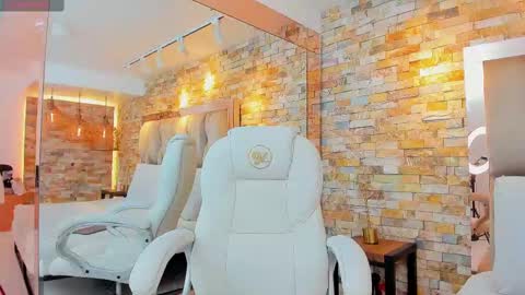 Snapshot of eris_novikov chatting on 10/03/25, 12:35 ERIS online show from 10/03/25, 12:35