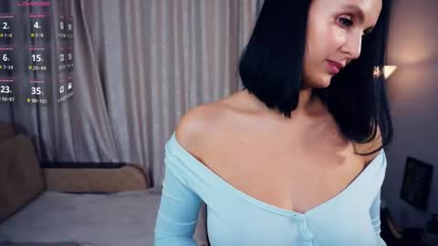 Snapshot of erlinefairall chatting on 10/06/25, 07:22 Erline and Monica online show from 10/06/25, 07:22