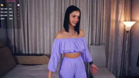 Snapshot of erlinefairall chatting on 10/17/25, 07:27 Erline and Monica online show from 10/17/25, 07:27