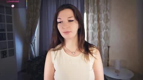 Snapshot of erlinefairall chatting on 11/16/25, 07:14 Erline and Monica online show from 11/16/25, 07:14