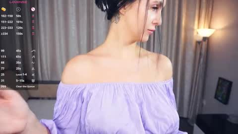 Snapshot of erlinefairall chatting on 11/30/25, 07:07 Erline and Monica online show from 11/30/25, 07:07