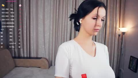 Snapshot of erlinefairall chatting on 12/22/25, 07:11 Erline and Monica online show from 12/22/25, 07:11