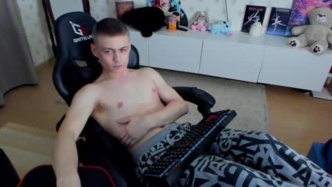 Snapshot of ermak_reborn chatting on 02/10/25, 01:57 Max online show from 02/10/25, 01:57