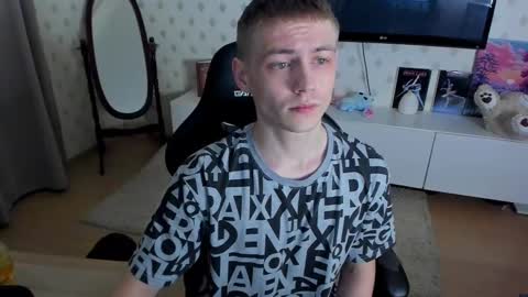 Snapshot of ermak_reborn chatting on 02/19/25, 06:43 Max online show from 02/19/25, 06:43