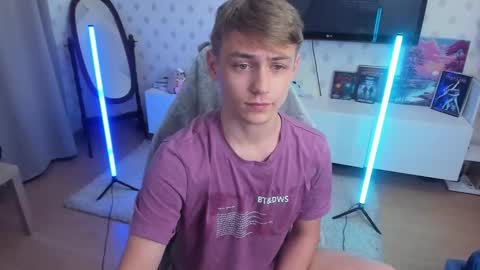 Snapshot of ermak_reborn chatting on 09/20/25, 12:44 Max online show from 09/20/25, 12:44