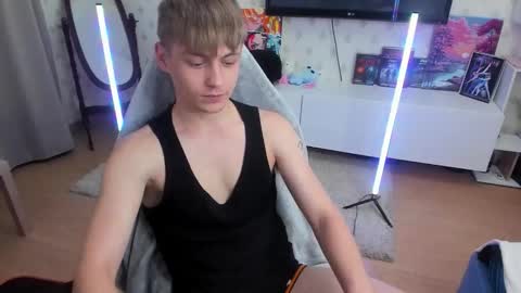 Snapshot of ermak_reborn chatting on 09/21/25, 01:29 Max online show from 09/21/25, 01:29