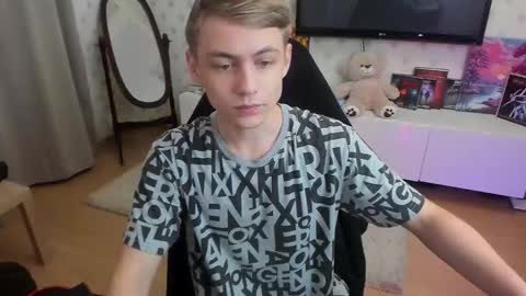 Snapshot of ermak_reborn chatting on 09/28/25, 01:33 Max online show from 09/28/25, 01:33