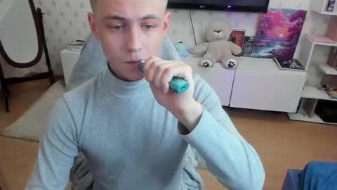 Snapshot of ermak_reborn chatting on 10/17/25, 02:04 Max online show from 10/17/25, 02:04