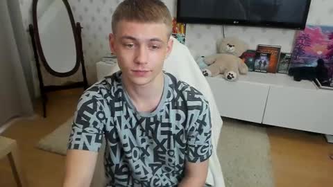 Snapshot of ermak_reborn chatting on 10/24/25, 11:50 Max online show from 10/24/25, 11:50