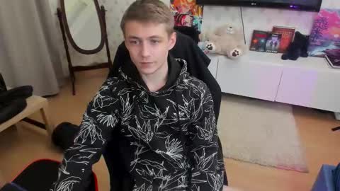 Snapshot of ermak_reborn chatting on 11/25/25, 11:49 Max online show from 11/25/25, 11:49