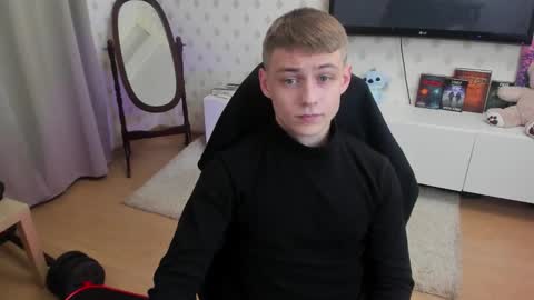 Snapshot of ermak_reborn chatting on 11/30/25, 01:53 Max online show from 11/30/25, 01:53