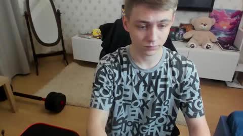 Snapshot of ermak_reborn chatting on 12/14/25, 01:22 Max online show from 12/14/25, 01:22